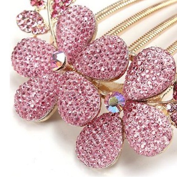 Accessories - Gorgeous Flower Hair Comb 🌸